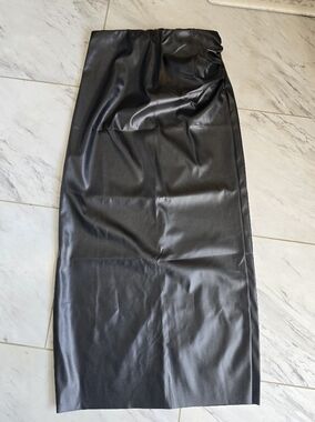 Women's Black Faux Leather Pencil Skirt